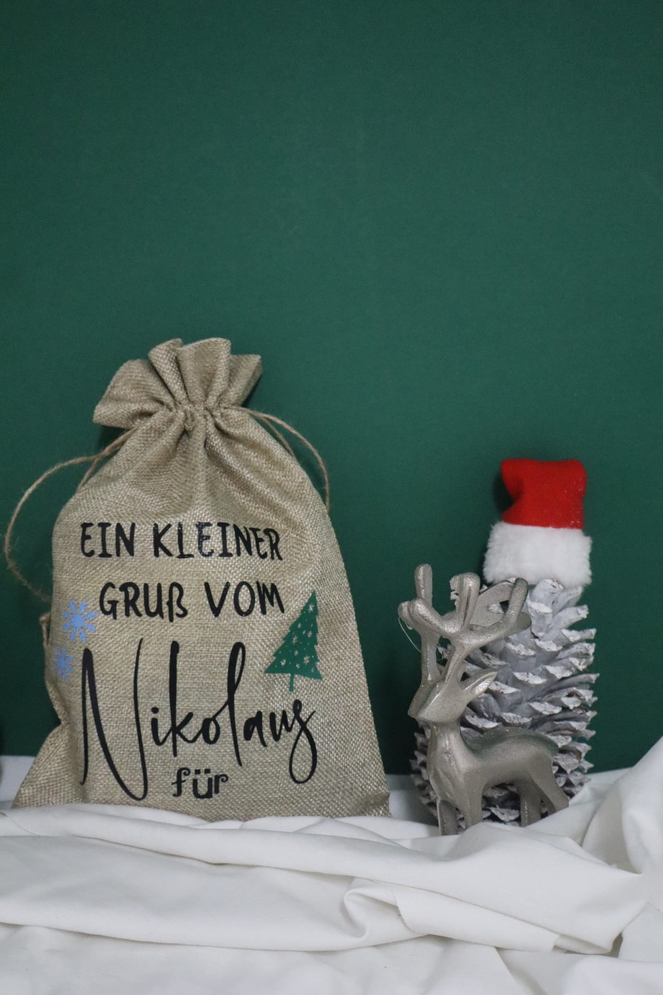 Nikolaus Jutebeutel – 4 Designs 29 × 19 cm