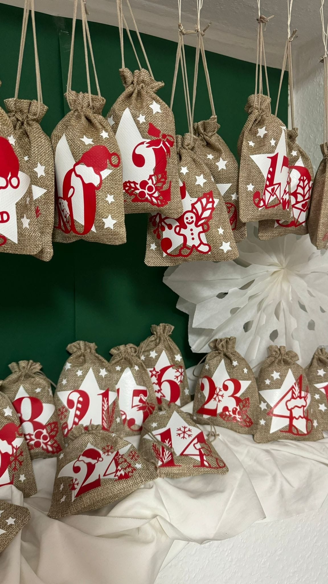 Adventskalender aus Stoff – 24 Beutel