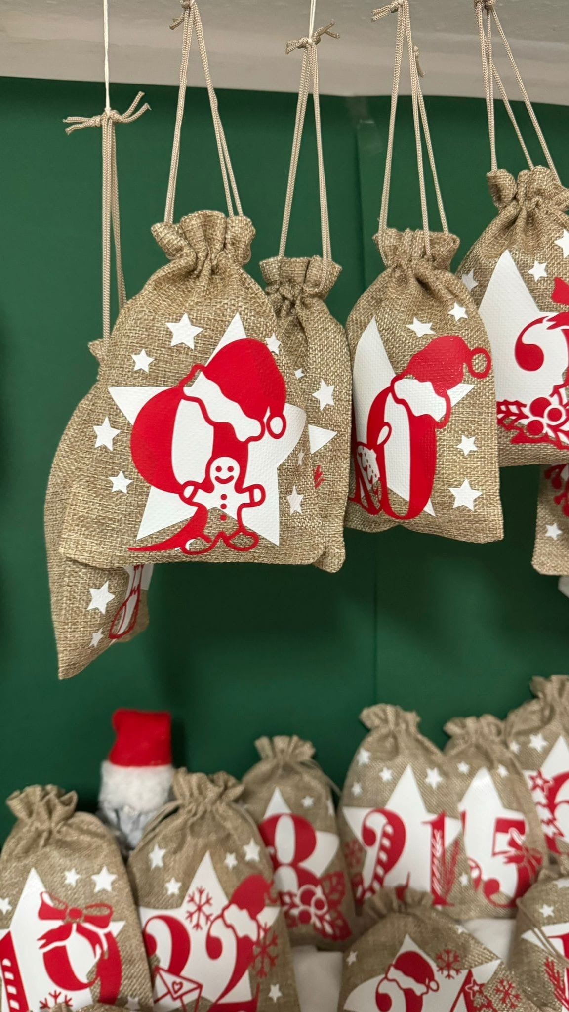 Adventskalender aus Stoff – 24 Beutel