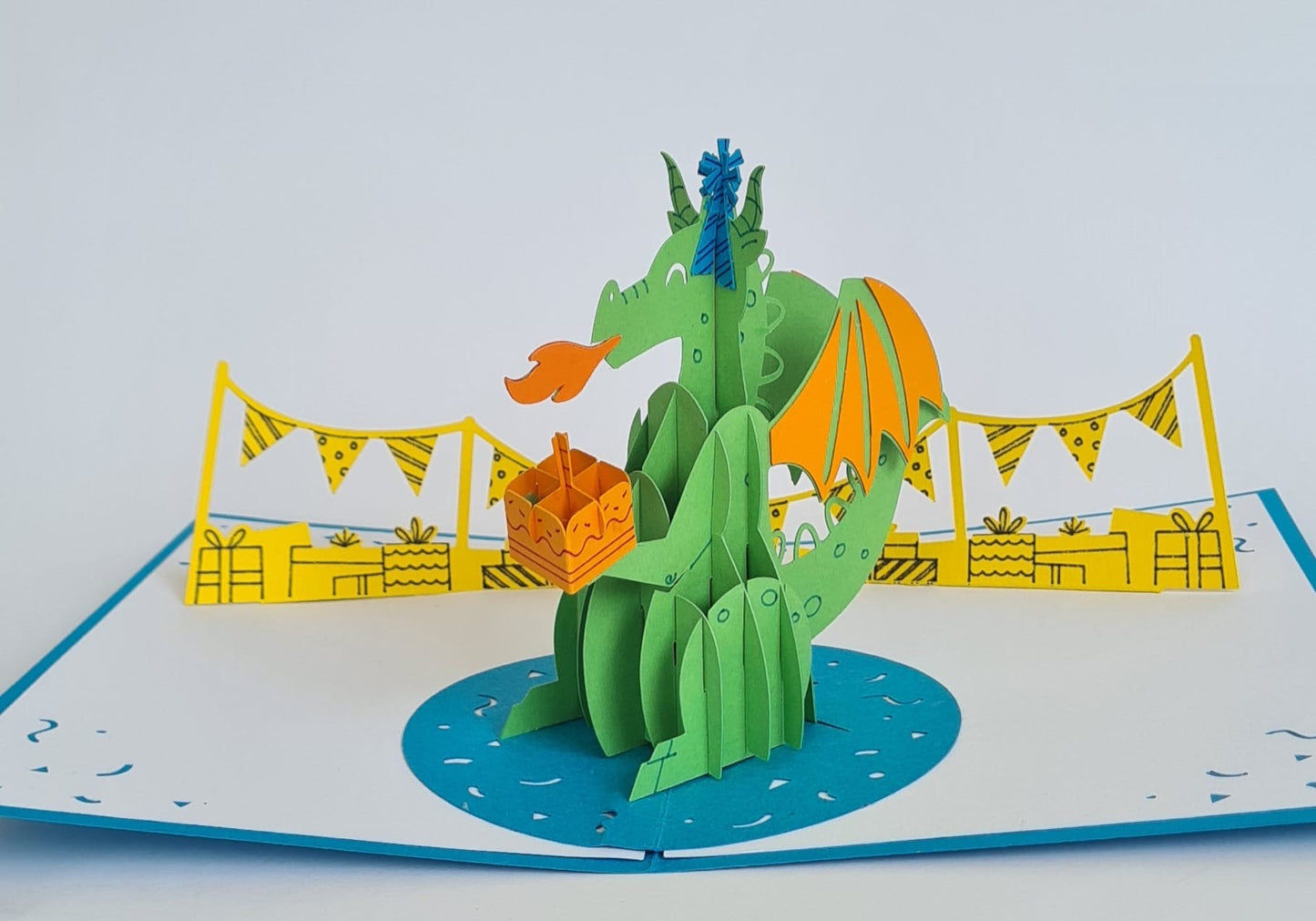 🐉 Handgefertigte 3D-Pop-Up Karte – Drache mit Geburtstagskuchen