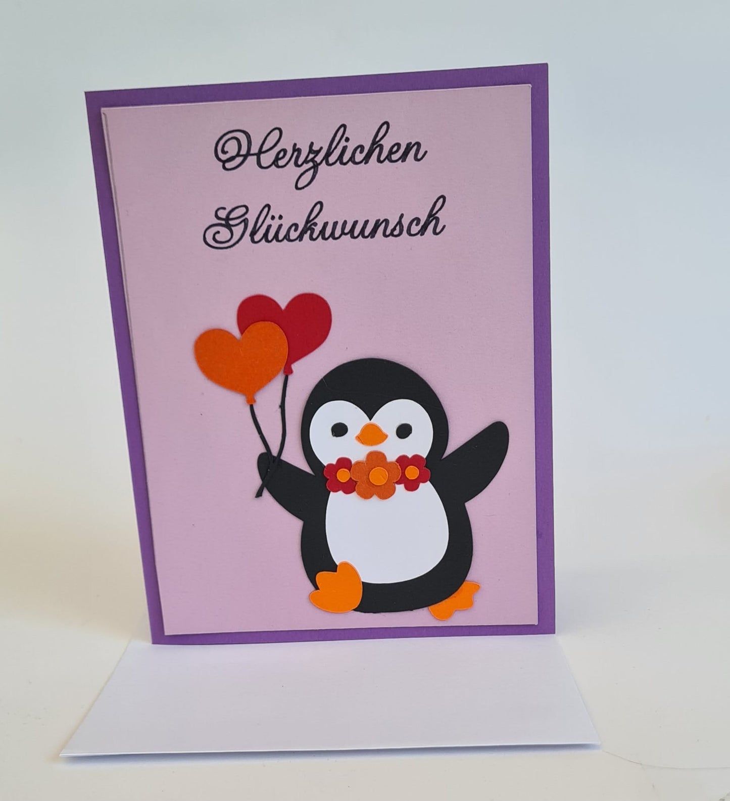 Geburtstagskarte "Pinguin mit Herzballon" – Liebevoll und handgemacht