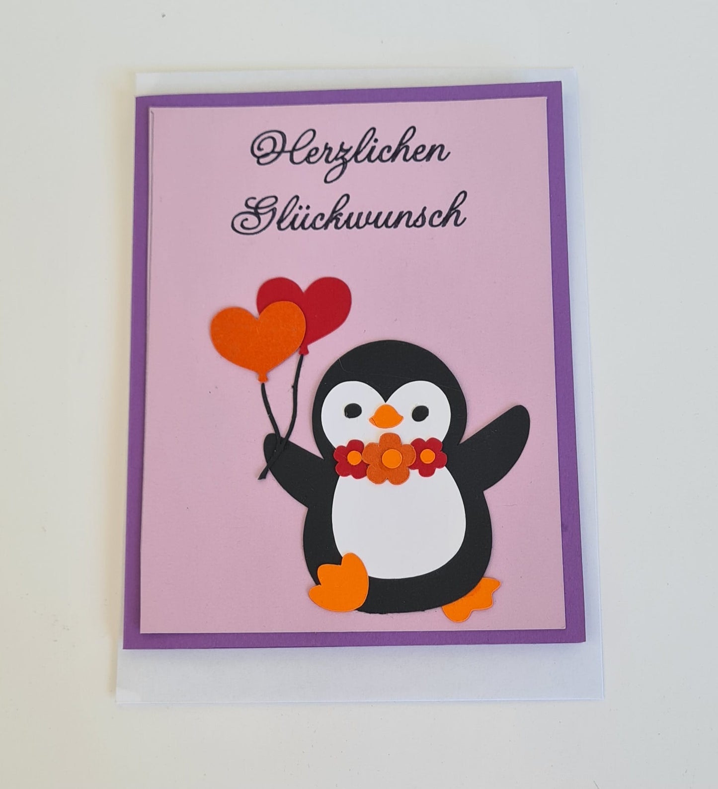 Geburtstagskarte "Pinguin mit Herzballon" – Liebevoll und handgemacht