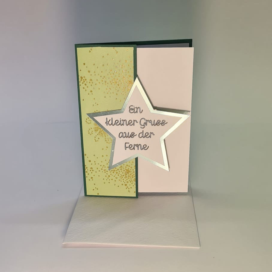 Sternenglanz – Handgemachte Weihnachtskarte in Metallic-Optik