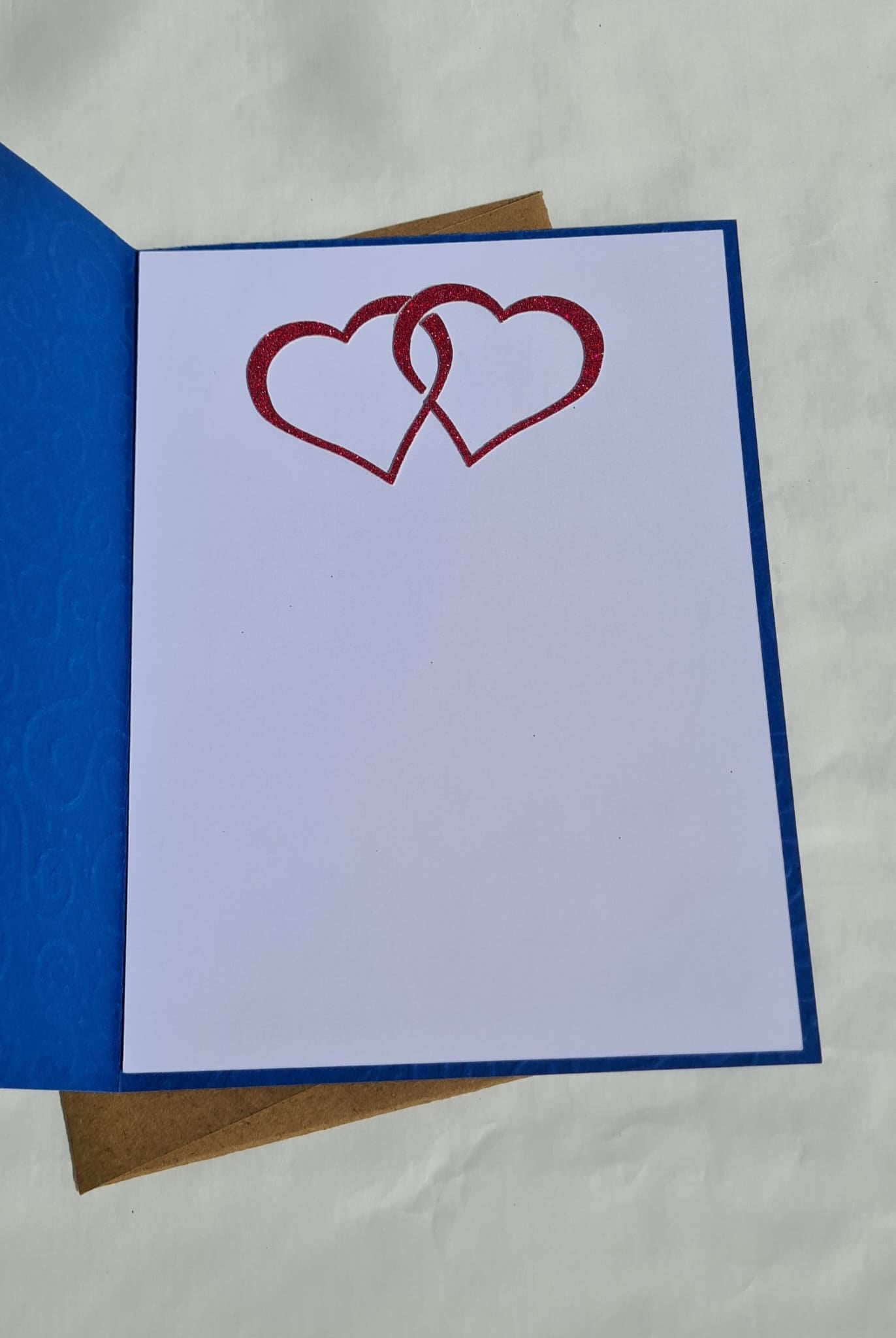 Mr & Mr Hochzeitskarte – Zwei Anzüge auf edler blauer Karte, handgemacht